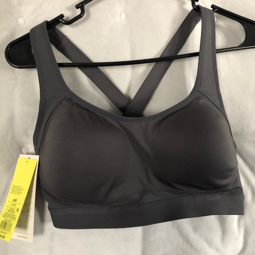 Black sports bra